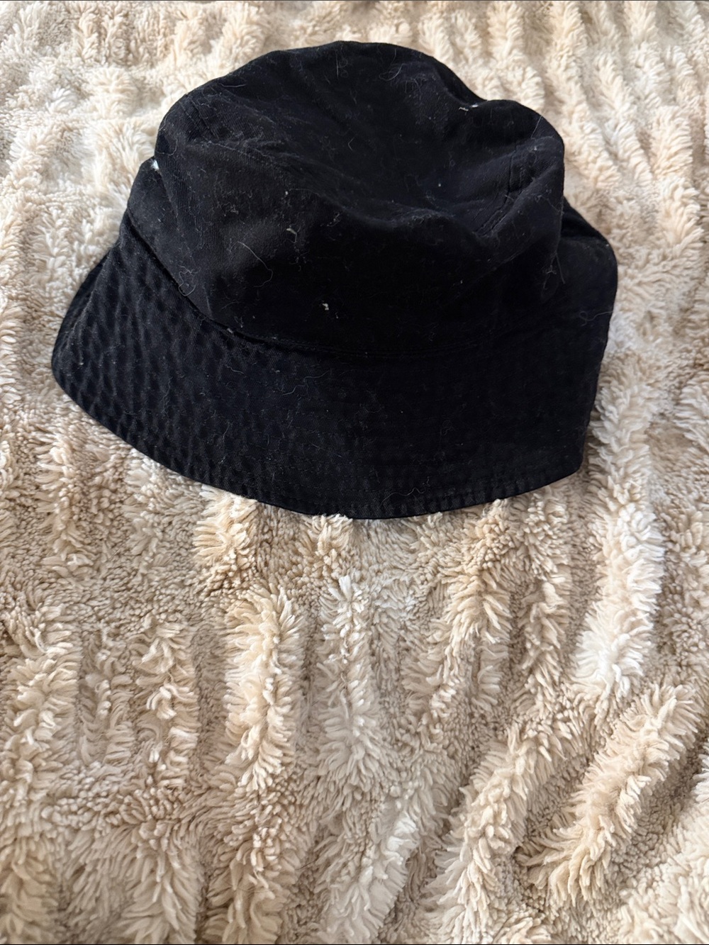 Classic Black Bucket Hat - Men's Casual Accessory